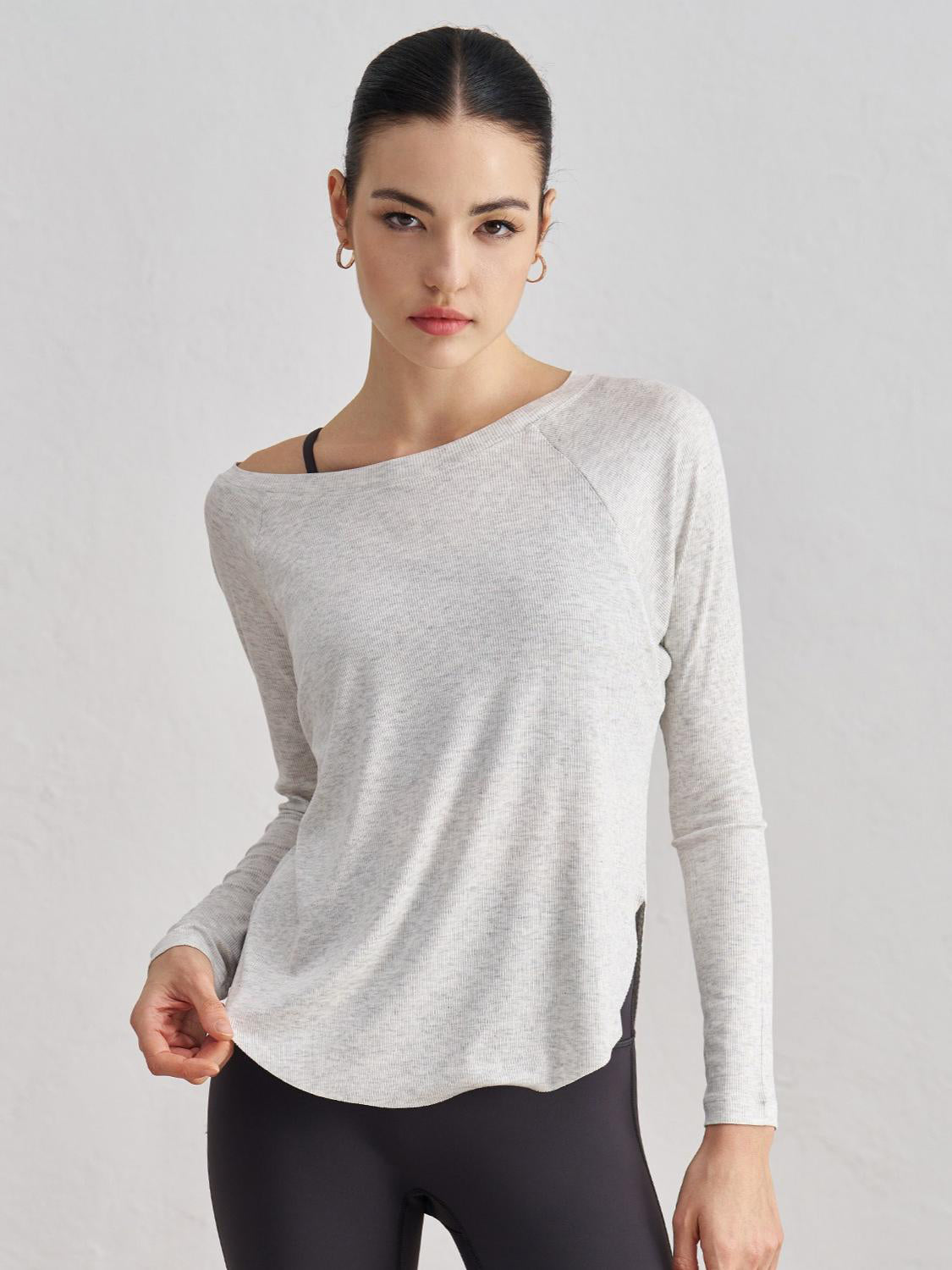 【極美品】アルチビオ 長袖トップス 白フリル＆ロゴ/ストレッチ速乾40 ドルマンスリーブカットソー/接触冷感/UVカット/洗える