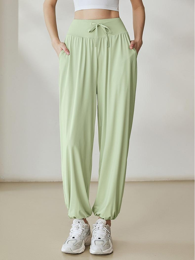 31日限定！特別価格！　極美品unoa ジョガーパンツ AtPARK ＆ DAILYWEAR / スリット ジョガー パンツ