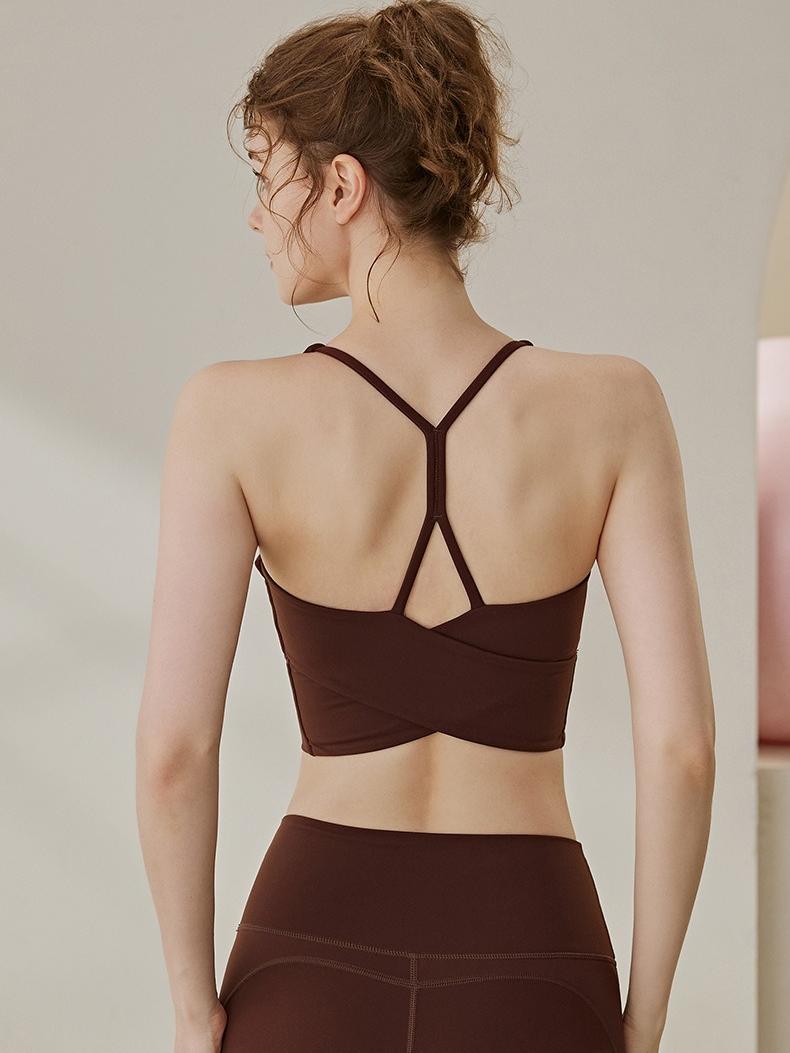 Mサイズ新品SUKALAバーガンディ クロスストラップ スポーツブラ Mサイズ新品SUKALAバーガンディ クロスストラップ スポーツブラ M